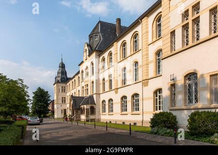 L'ospedale Alexianer nel distretto di Porz-ENSEN, Colonia, Germania. Das Alexianer Krankenhaus a Porz-ENSEN, Koeln, Germania. Foto Stock