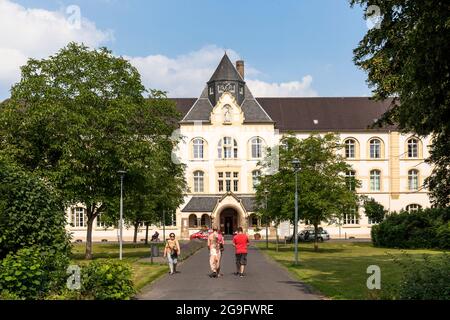 L'ospedale Alexianer nel distretto di Porz-ENSEN, Colonia, Germania. Das Alexianer Krankenhaus a Porz-ENSEN, Koeln, Germania. Foto Stock