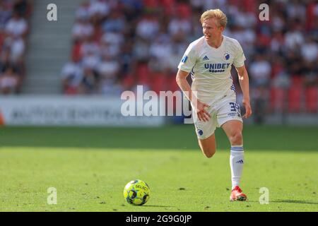 Copenaghen, Danimarca. 25 luglio 2021. Victor Kristiansen (34) del FC Copenhagen visto durante la partita 3F Superliga tra il FC Copenhagen e Silkeborg IF a Parken a Copenhagen. (Foto: Gonzales Photo - Rune Mathiesen). Foto Stock