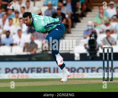 LONDRA, INGHILTERRA - Luglio 22: REECE Topley of Oval Invincibles durante il centinaio tra Oval Invincible Men e Manchester Originals Men a Kia Oval St Foto Stock