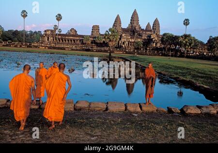 Cambogia, Ankgor, Tempio dell'IVA di Angkor, patrimonio mondiale dell'UNESCO, monaco dei novizi Foto Stock