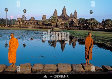 Cambogia, Ankgor, Tempio dell'IVA di Angkor, patrimonio mondiale dell'UNESCO, monaco dei novizi Foto Stock