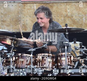 Readington, NJ. 25 luglio 2021. Todd Sucherman of Styx preforma in concerto al 38° Festival annuale della Lotteria del New Jersey di Ballooning il 25 LUGLIO 2021 a Readington, NJ . Credit: John Palmer/Media Punch/Alamy Live News Foto Stock