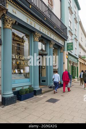 Il Grand Cafe si trova sul sito della più antica caffetteria in Inghilterra (fondata intorno al 1650) in High Street, Oxford, Inghilterra, Regno Unito. Foto Stock