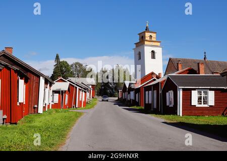 Gammelstad, Svezia - 25 agosto 2020: Vista della città vecchia chiesa di Gammelstad patrimonio mondiale dell'UNESCO vicino Lulea. Foto Stock