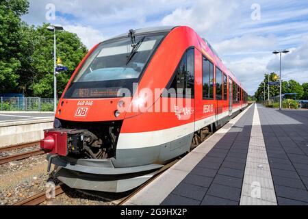 DB Regio Alstom Coradia LINT 41 treno alla stazione di Eckernförde Foto Stock