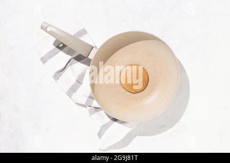 Ricetta di frittelle ingredienti passo-passo cottura in padella processo Foto Stock