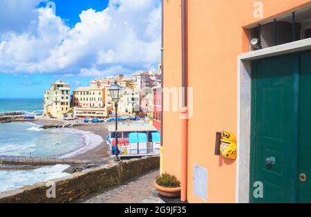 Il pittoresco villaggio di Bogliasco, Bogliasco, Liguria, Italia, Europa Foto Stock