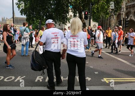 Londra, Regno Unito. 24 luglio 2021. Freedom Rally - protesta per la fine di indossare maschere, passaporti per vaccini. Credito: Waldemar Sikora Foto Stock