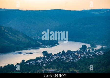 Vista dal Gedeonseck fino al Reno, patrimonio mondiale dell'UNESCO valle del Reno di Midle, Germania Foto Stock