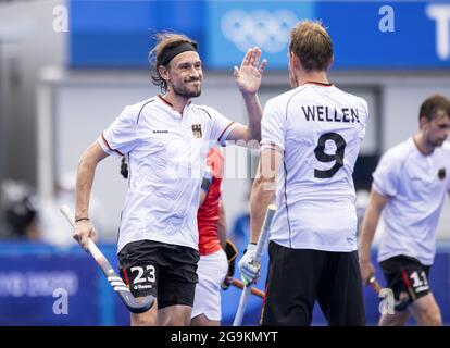 Giappone. 27 luglio 2021. Tokyo Tokio, 27.07.2021, Giappone, Giochi Olimpici Hockey FUCHS Florian (GER), WELLEN Niklas (GER) Deutschland - Inghilterra Germania - Gran Bretagna Olympische Spiele, 2020 2021 Foto Credit: Moritz Müller/Alamy Live News Foto Stock