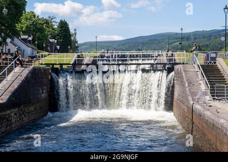 Sistema di chiusura del canale Caledoniano a Fort Augustus, Scozia. Foto Stock