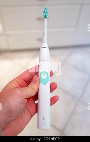 Lafayette, Stati Uniti. 12 giugno 2021. Primo piano dello spazzolino elettronico Philips Sonicare, Lafayette, California, 12 giugno 2021. (Foto di Smith Collection/Gado/Sipa USA) Credit: Sipa USA/Alamy Live News Foto Stock