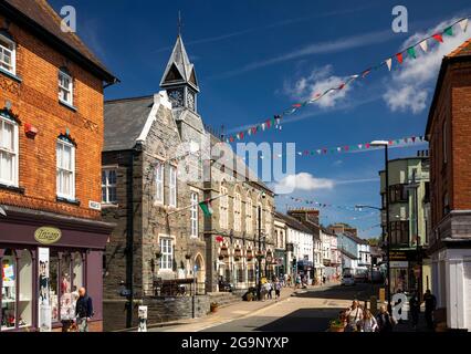 Regno Unito, Galles, Ceredigion, Cardigan, Stryd Fawr, Edificio del mercato di Guildhall in stile gotico Foto Stock