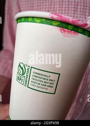 Tazza di caffè di carta compostabile, USA Foto Stock