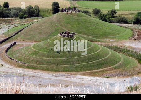 La Via Lattea e Andromeda si formano al Crawick Multiverse, B740, Sanquar, Dumfries e Galloway, Scozia, Regno Unito Foto Stock
