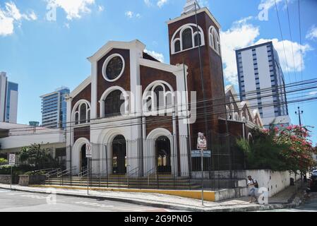 Facciata dell'Igreja da Paz, su Rua Visconde de de Mauá, nel quartiere di Aldeota. Il parroco della Chiesa della Pace, Padre Lino Allegri, nato in Italia nel 1938 e residente nella città di Fortaleza-CE, è stato vittima di violenze verbali il 4 luglio, dopo aver celebrato la messa e aver ricordato nel suo discorso il presidente della Repubblica Federativa del Brasile, Jair Messias Bolsonaro è responsabile di oltre mezzo milione di vittime del Covid-19 nel paese. Padre Lino Allegri è rimosso dalla carica della Chiesa della Pace. Foto Stock