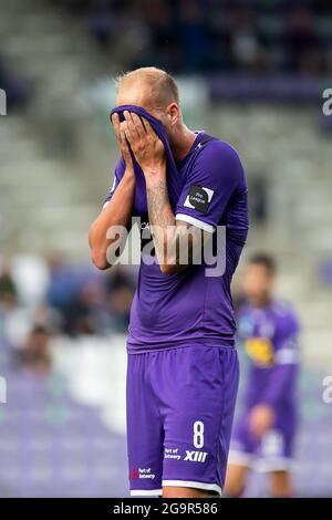 Raphael Holzhauser di Beerschot si sbatte durante una partita di calcio tra K Beerschot VA e Cercle Brugge KSV, ripresa nel 55° minutato su Tuesd Foto Stock