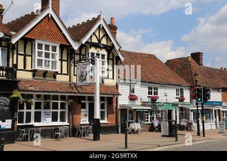 George & Dragon pub e Bill's Village Tea Rooms, High Street, Headcorn, Kent, Inghilterra, Gran Bretagna, Regno Unito, Europa Foto Stock