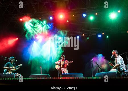 manu chao si esibisce dal vivo durante il festival dei fiori di Torino Foto Stock