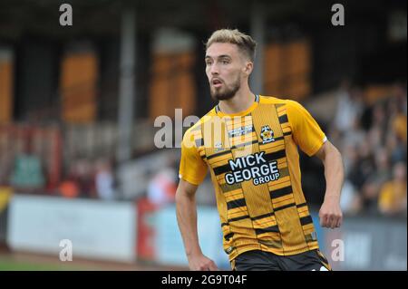 sam smith (10 cambridge united) durante la pre stagione amichevole tra Cambridge United e Queens Park Rangers allo stadio Abbey a Cambridge England.d Foto Stock