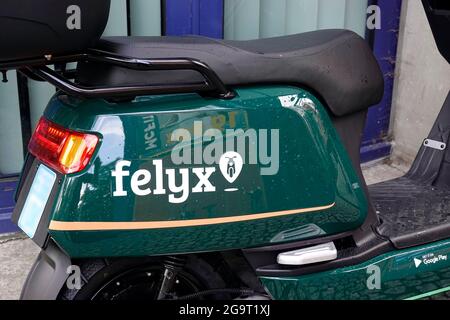 E-scooter di Felyx, Berlino, Germania Foto Stock