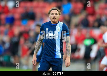 Fleetwood, Regno Unito. 27 luglio 2021. Danny Ward n. 25 di Huddersfield Town a Fleetwood, Regno Unito il 27/2021. (Foto di Conor Molloy/News Images/Sipa USA) Credit: Sipa USA/Alamy Live News Foto Stock