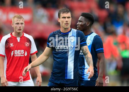 Fleetwood, Regno Unito. 27 luglio 2021. Josh Ruffels n. 14 di Huddersfield Town a Fleetwood, Regno Unito il 7/27/2021. (Foto di Conor Molloy/News Images/Sipa USA) Credit: Sipa USA/Alamy Live News Foto Stock