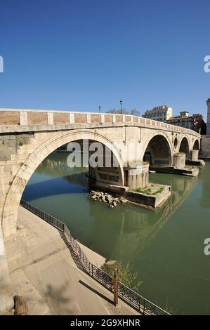 Italia, Roma, Tevere, Ponte Sisto Foto Stock