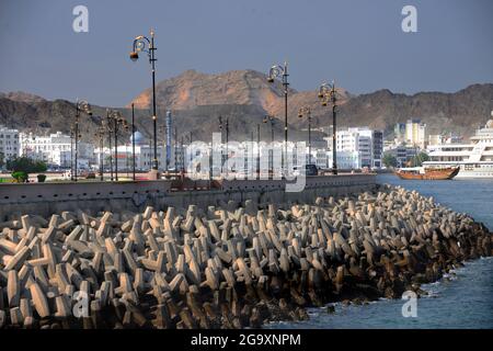 Orizzontale. Muttrah è amministrativamente un distretto, si trova nella provincia di Mascate di Oman Foto Stock