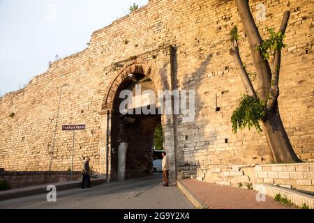 Istanbul, Turchia - 05-20-2017:porta Yedikule delle mura storiche della città bizantina, Istanbul Foto Stock