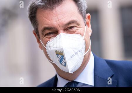 Monaco, Germania. 28 luglio 2021. Markus Söder (CSU), primo ministro della Baviera, arriva al Residenz prima di onorare i laureati per i risultati ottenuti. Credit: Sven Hoppe/dpa/Alamy Live News Foto Stock