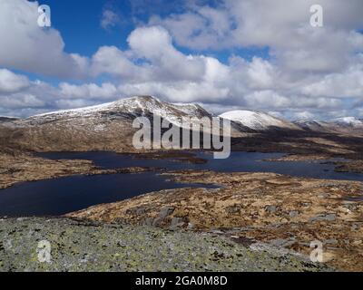 Merrick e Kirrieroch Hill, Loch Enoch, Galloway Forest Park, Scozia Foto Stock