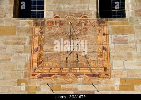 Ellwangen: Meridiana presso la basilica di San Vito nel centro storico, distretto di Ostalb, Baden-Württemberg, Germania Foto Stock