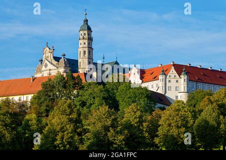 Abbazia di Neresheim (monastero benedettino) con chiesa abbaziale, nei pressi di Neresheim nel Härtsfeld, distretto di Ostalb, Baden-Württemberg, Germania Foto Stock