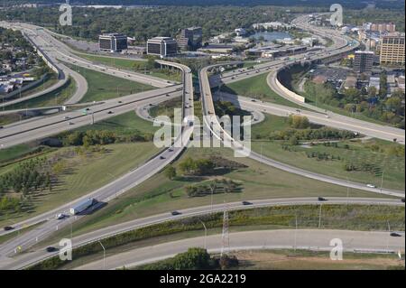 Svincolo autostradale della i-90 e della i-294 vicino all'aeroporto ORD, Chicago o'Hare il Foto Stock