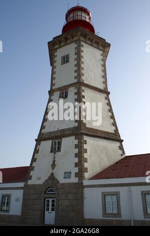 Faro di Cape Espichel, costruito nel 1790, Cabo Espichel, Portogallo Foto Stock