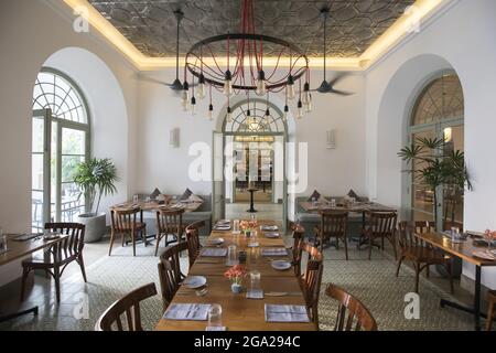 Backstreet ristorante nella città vecchia di Fort Galle sulla costa occidentale dello Sri Lanka; Galle, regione meridionale, Sri Lanka Foto Stock