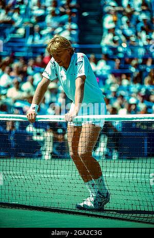 Boris Becker (GER) in gara al US Open Tennis 1990. Foto Stock