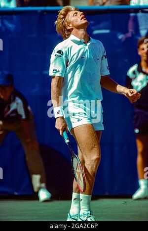 Boris Becker (GER) in gara al US Open Tennis 1990. Foto Stock