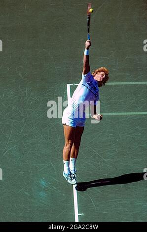 Boris Becker (GER) in gara al US Open Tennis 1990. Foto Stock