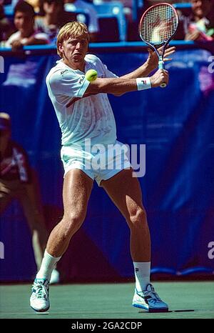 Boris Becker (GER) in gara al US Open Tennis 1990. Foto Stock
