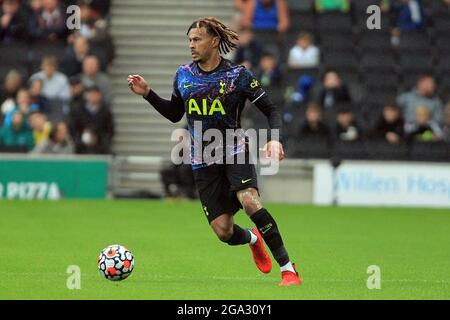 Milton Keynes, Regno Unito. 28 luglio 2021. Delle Alli di Tottenham Hotspur in azione durante il gioco. Pre-season friendly match, MK Dons v Tottenham Hotspur a Milton Keynes mercoledì 28 luglio 2021. Questa immagine può essere utilizzata solo per scopi editoriali. Solo per uso editoriale, è richiesta una licenza per uso commerciale. Nessun utilizzo nelle scommesse, nei giochi o nelle pubblicazioni di un singolo club/campionato/giocatore. pic by Steffan Bowen/Andrew Orchard sports photography/Alamy Live news Credit: Andrew Orchard sports photography/Alamy Live News Foto Stock