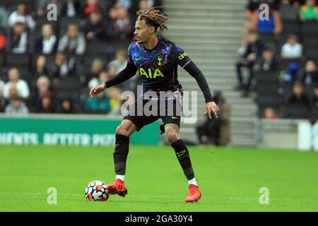 Milton Keynes, Regno Unito. 28 luglio 2021. Delle Alli di Tottenham Hotspur in azione durante il gioco. Pre-season friendly match, MK Dons v Tottenham Hotspur a Milton Keynes mercoledì 28 luglio 2021. Questa immagine può essere utilizzata solo per scopi editoriali. Solo per uso editoriale, è richiesta una licenza per uso commerciale. Nessun utilizzo nelle scommesse, nei giochi o nelle pubblicazioni di un singolo club/campionato/giocatore. pic by Steffan Bowen/Andrew Orchard sports photography/Alamy Live news Credit: Andrew Orchard sports photography/Alamy Live News Foto Stock