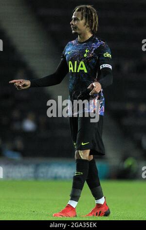 Milton Keynes, Regno Unito. 28 luglio 2021. Delle Alli di Tottenham Hotspur in azione durante il gioco. Pre-season friendly match, MK Dons v Tottenham Hotspur a Milton Keynes mercoledì 28 luglio 2021. Questa immagine può essere utilizzata solo per scopi editoriali. Solo per uso editoriale, è richiesta una licenza per uso commerciale. Nessun utilizzo nelle scommesse, nei giochi o nelle pubblicazioni di un singolo club/campionato/giocatore. pic by Steffan Bowen/Andrew Orchard sports photography/Alamy Live news Credit: Andrew Orchard sports photography/Alamy Live News Foto Stock