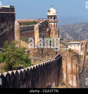 Amber o Amer forte vicino Jaipur città, dettaglio dalla parte superiore della fortezza, Rajasthan, India Foto Stock