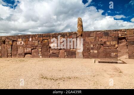 Rovine di Tiwanaku, Bolivia. Tiwanaku è un'antica città nei pressi del lago Titicaca. Foto Stock