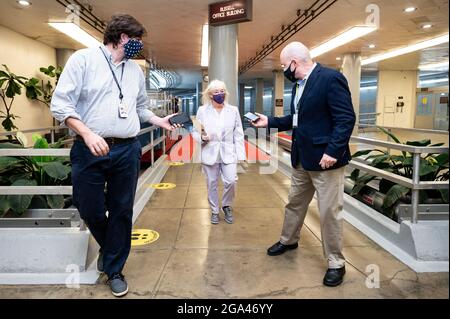 Washington, Stati Uniti. 28 luglio 2021. Il senatore degli Stati Uniti Patty Murray (D-WA) parla ai giornalisti vicino alla metropolitana del Senato. Credit: SOPA Images Limited/Alamy Live News Foto Stock