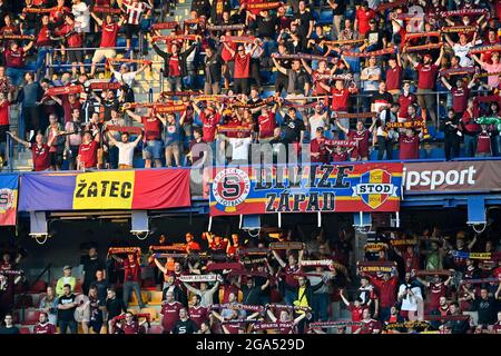 Praga, Repubblica Ceca. 28 luglio 2021. Gli appassionati di Sparta Praga si sono visti durante la seconda partita di qualificazione della UEFA Champions League a Sparta Prague vs Rapid Wien a Praga, Repubblica Ceca, 28 luglio 2021. Credit: Vit Simanek/CTK Photo/Alamy Live News Foto Stock