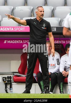 Monaco, Germania. 28 luglio 2021. Il capo allenatore Adi Huetter di Moenchengladbach reagisce durante un amichevole incontro tra Bayern Monaco e Borussia Moenchengladbach a Monaco, Germania, 28 luglio 2021. Moenchengladbach ha vinto 2-0. Credit: Philippe Ruiz/Xinhua/Alamy Live News Foto Stock